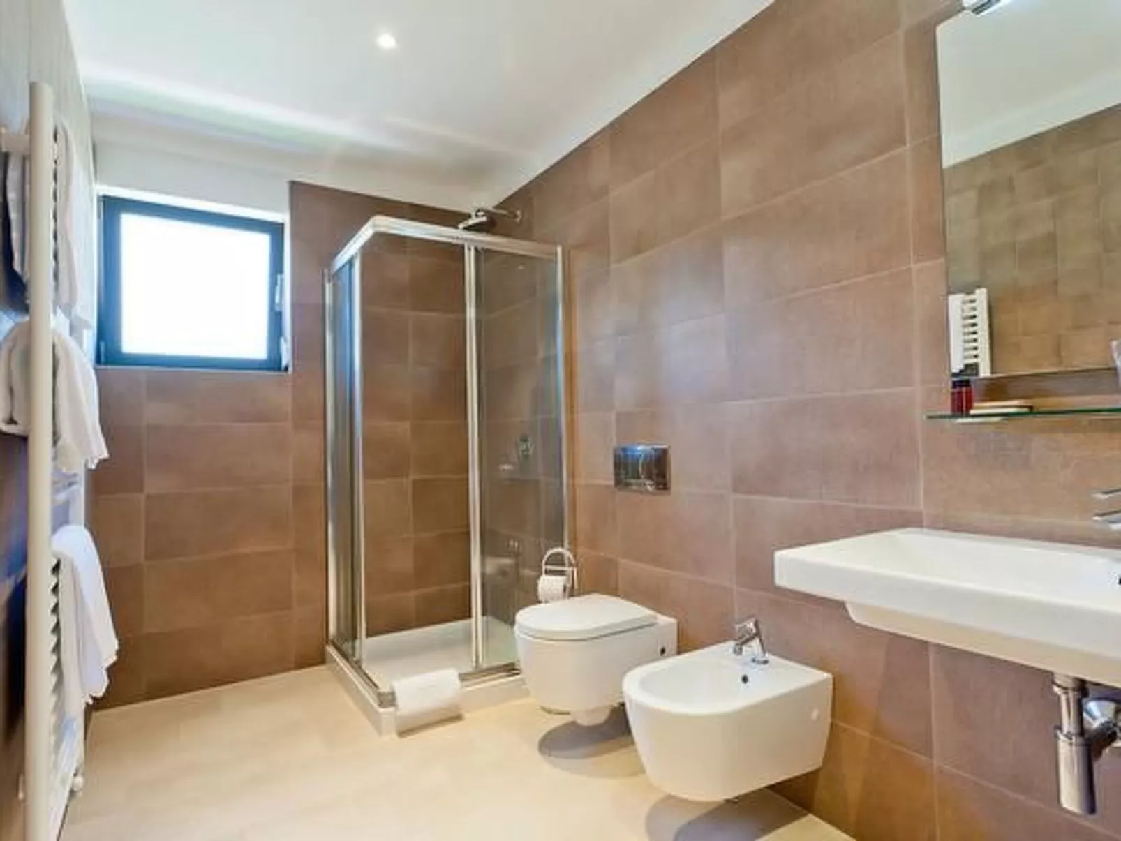 Designvilla mit Dachterrasse und Panoramablick-Inside