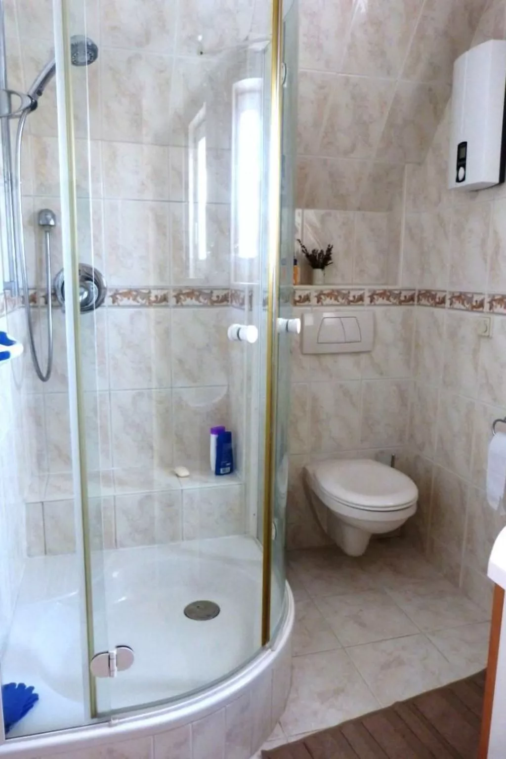 Haus mit  freier Fahrradnutzung und kleinem Boot-Dedans