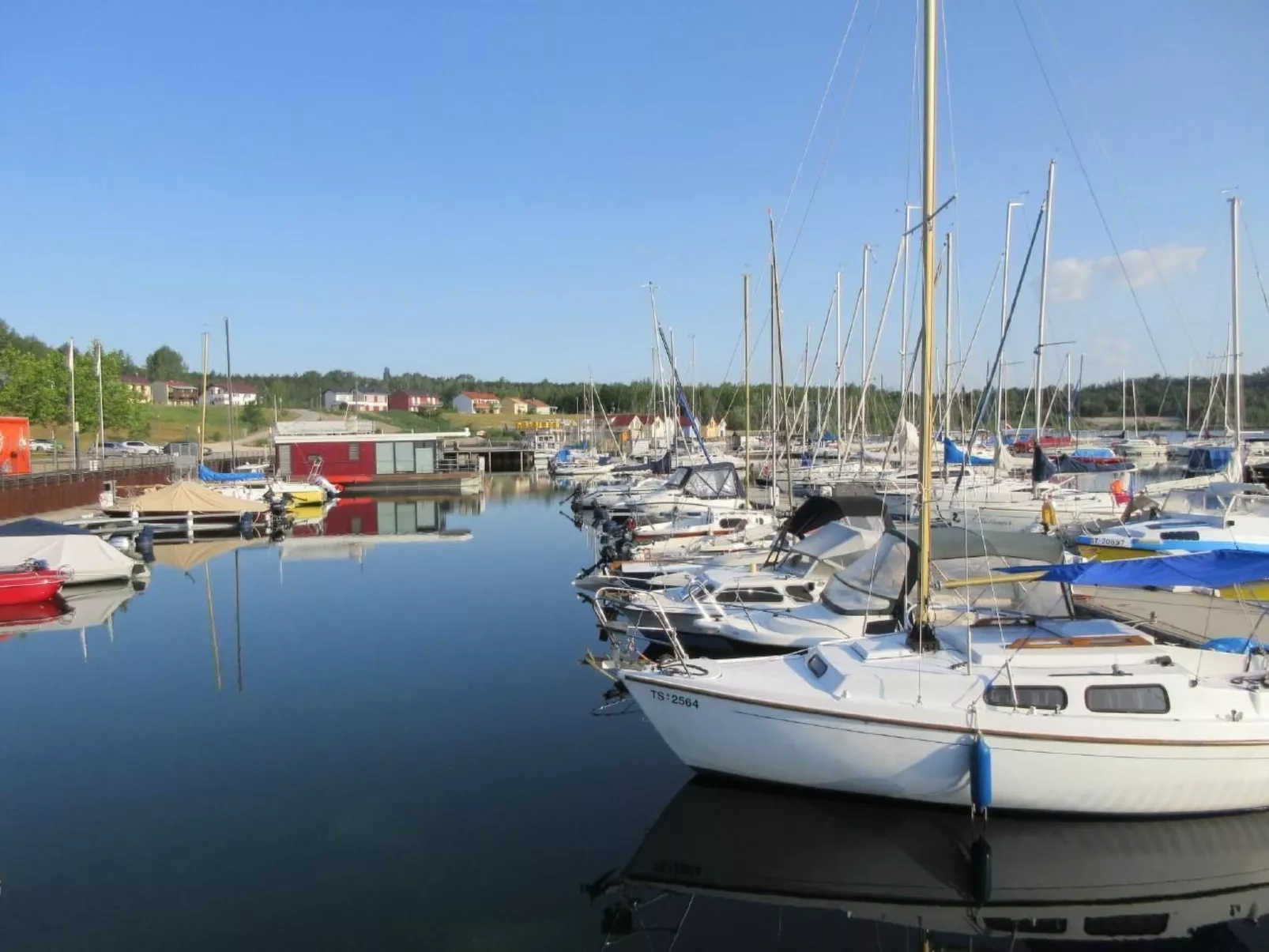 Seehaus Arielle mit Wassergrundstück-Draußen