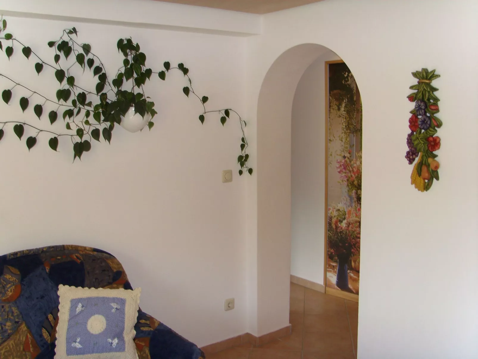 Mit Blick zur Wallfahrtskirche-Inside