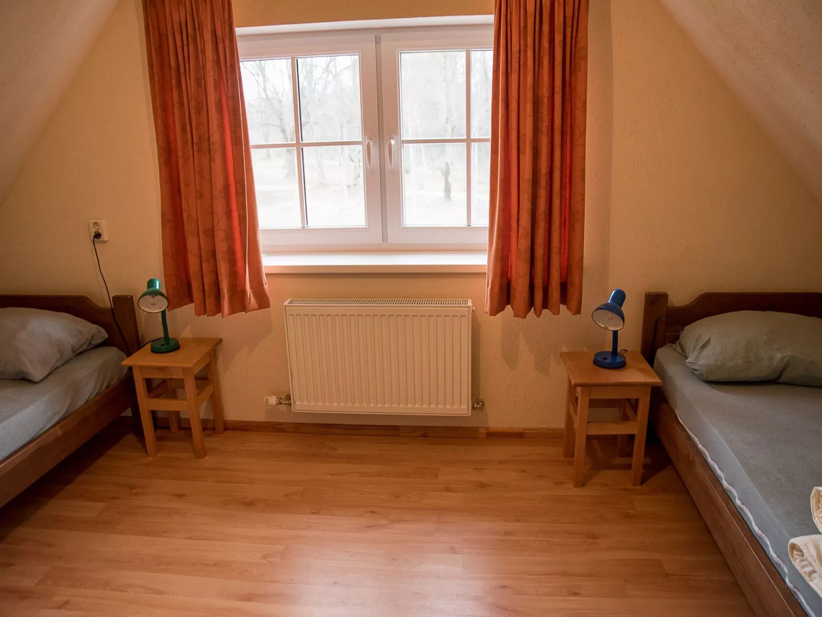 Fuchsbau in Waldnähe - Inside