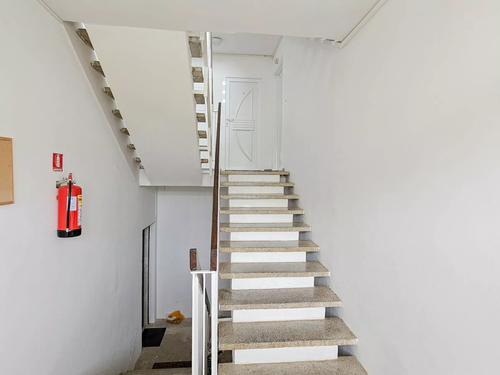 "Olga" mit Balkon-Drinnen