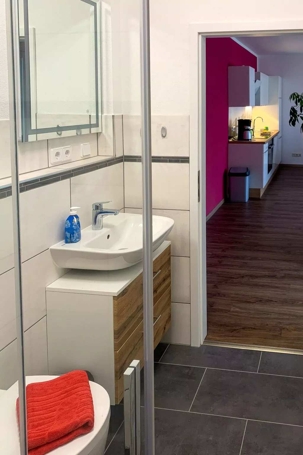 Top-moderne Ferienwohnung für 4 Personen mit Vollausstattung auf schönem, frühe-Inside