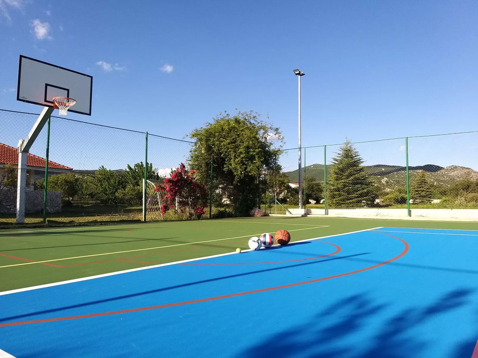 Villa Almas mit Schwimmbad, Fitnessraum, Tennisplatz-Draußen