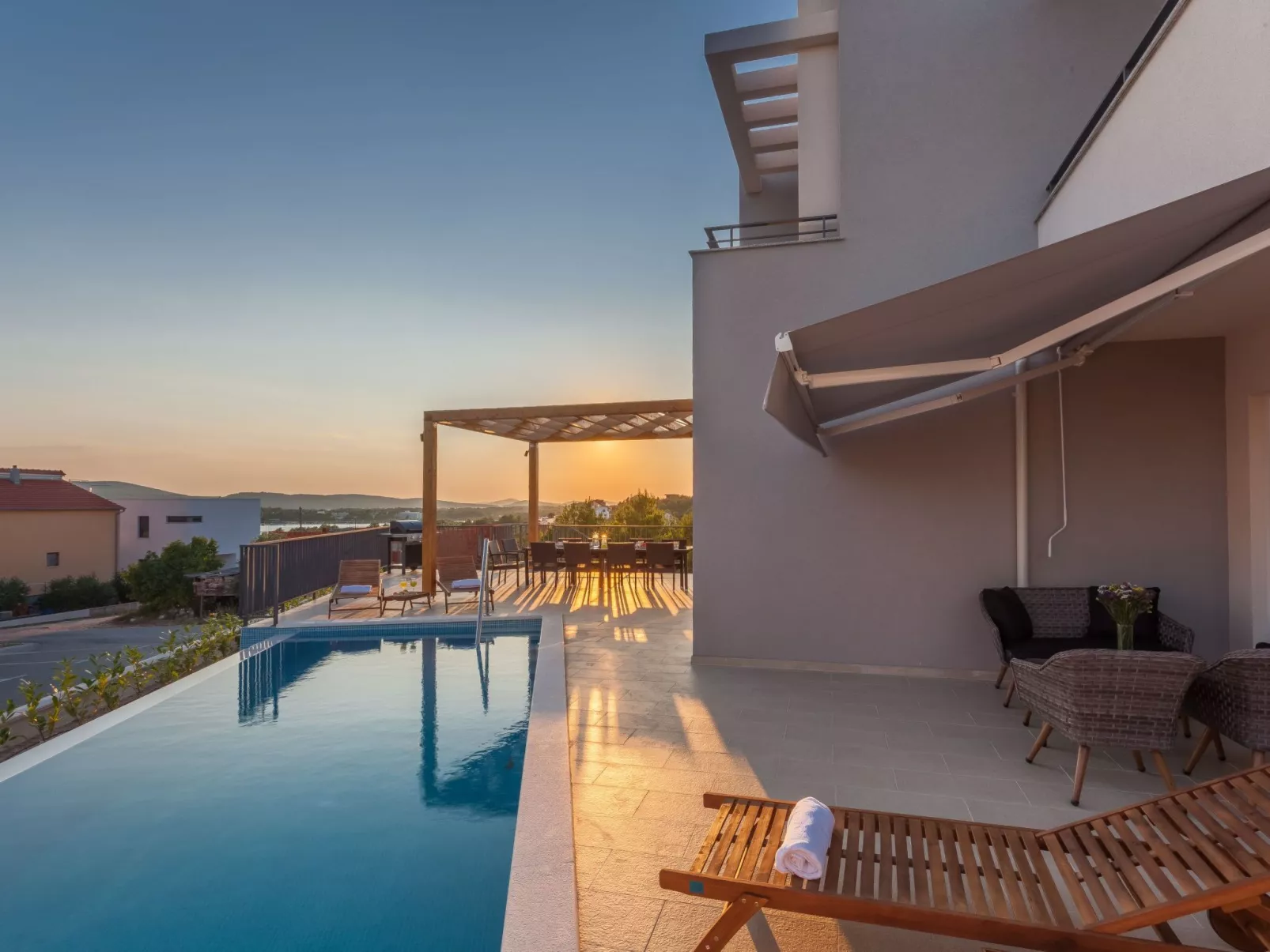 Wunderschöne Ferienvilla Lomari-Dehors