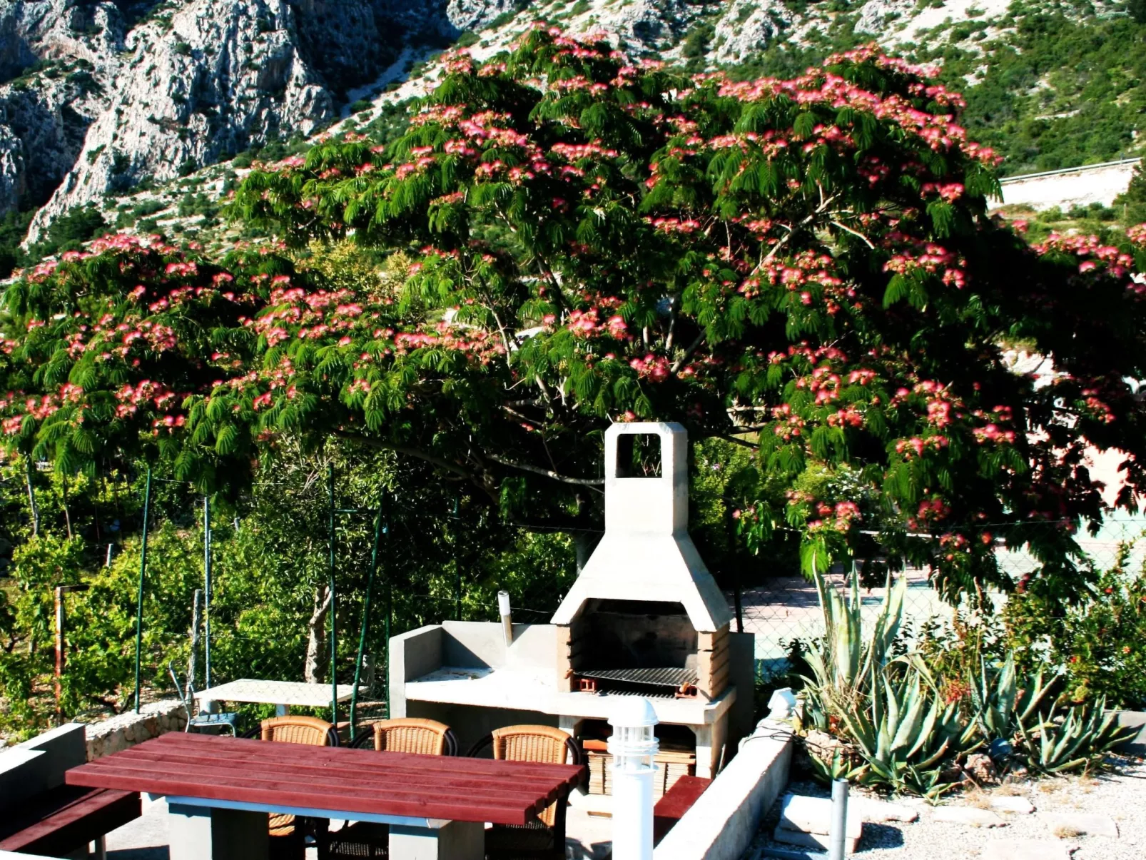 Villa Margitta mit Pool, Tennisplatz und Meerblick-Outside