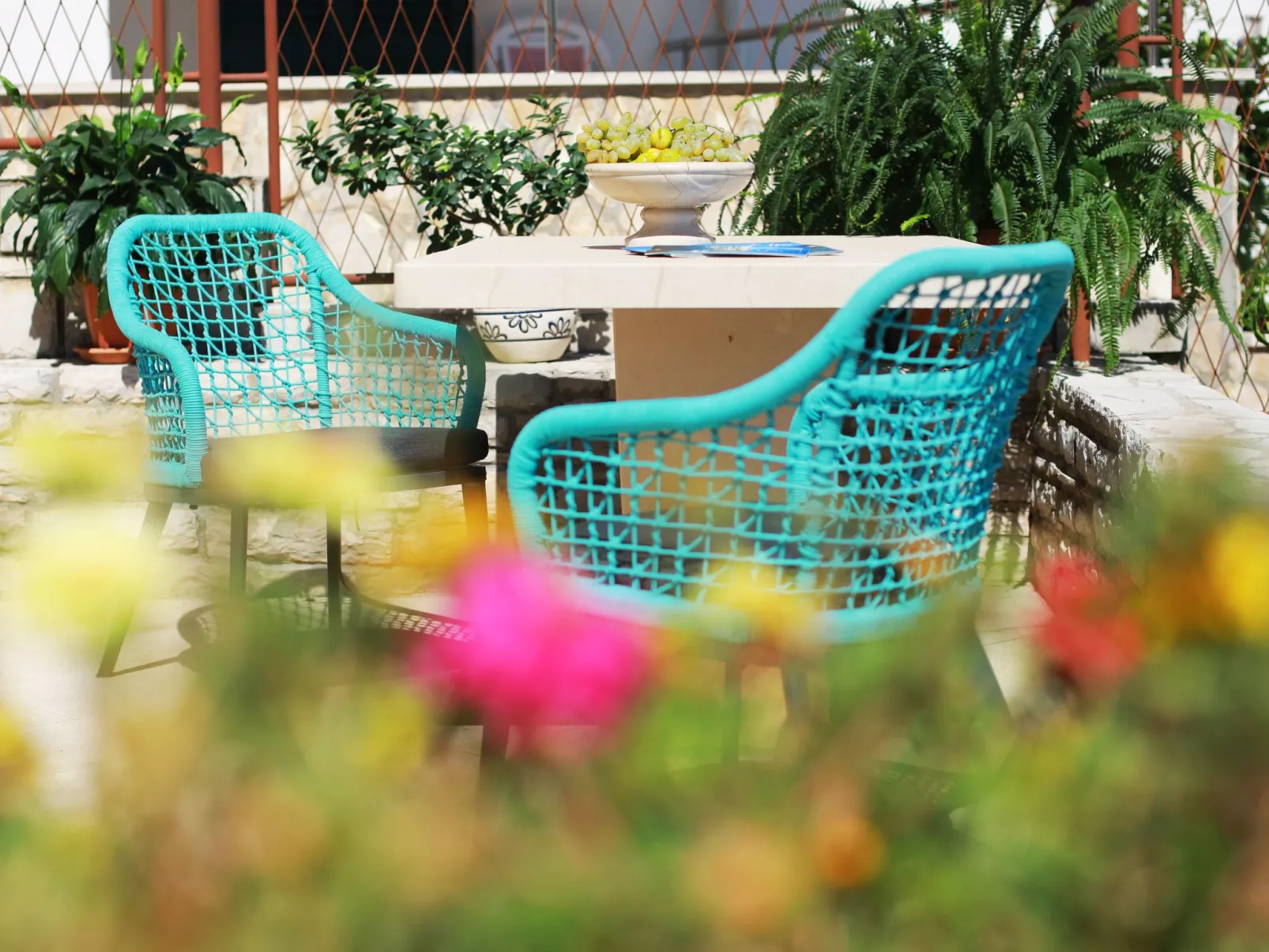 Kleines Steinhaus in einem ruhigen Ort auf der Insel Solta-Draußen