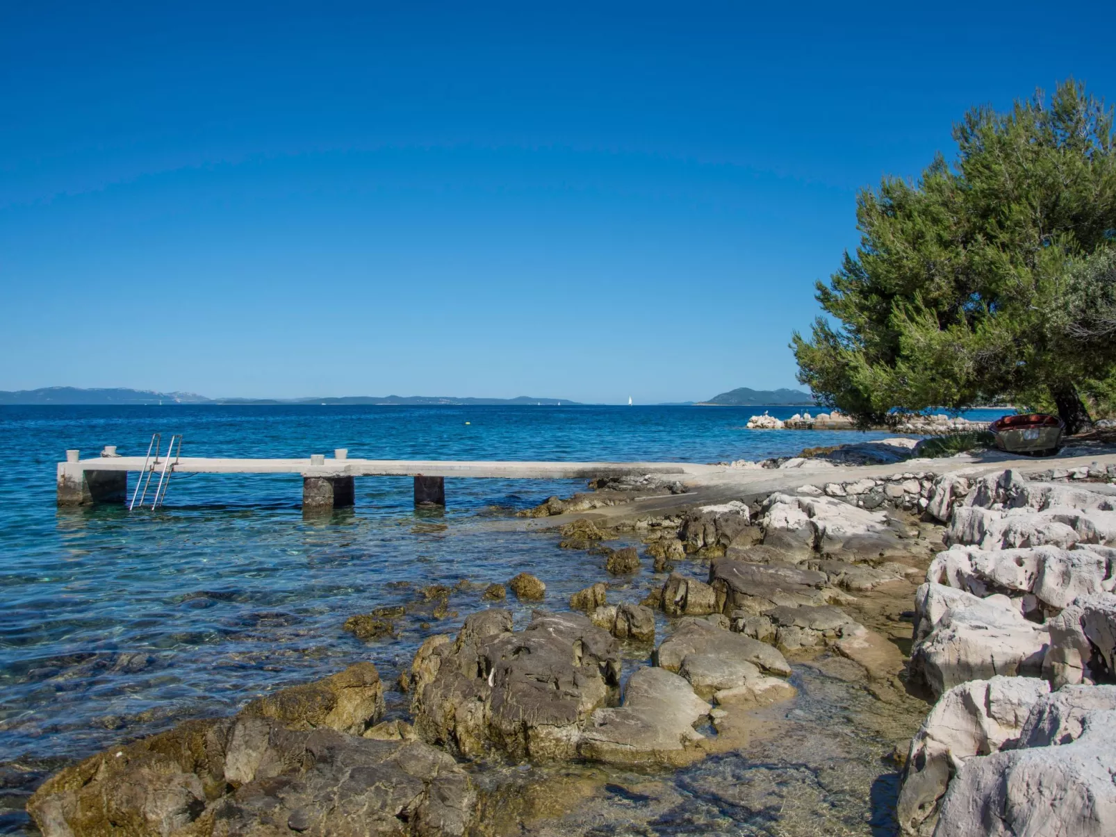Modernes Ferienhaus Robinson in Dobropoljana-Outside