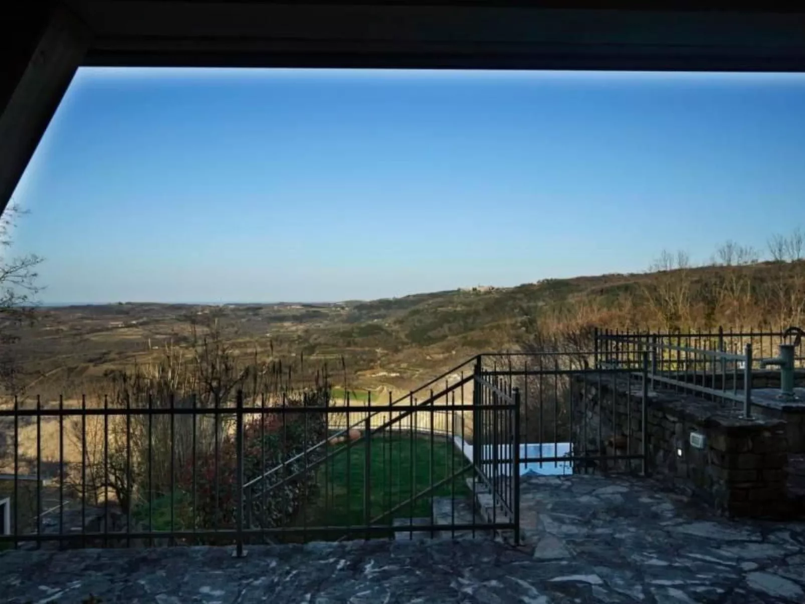 In Kostanjica mit Grill, Terrasse und Garten-Draußen