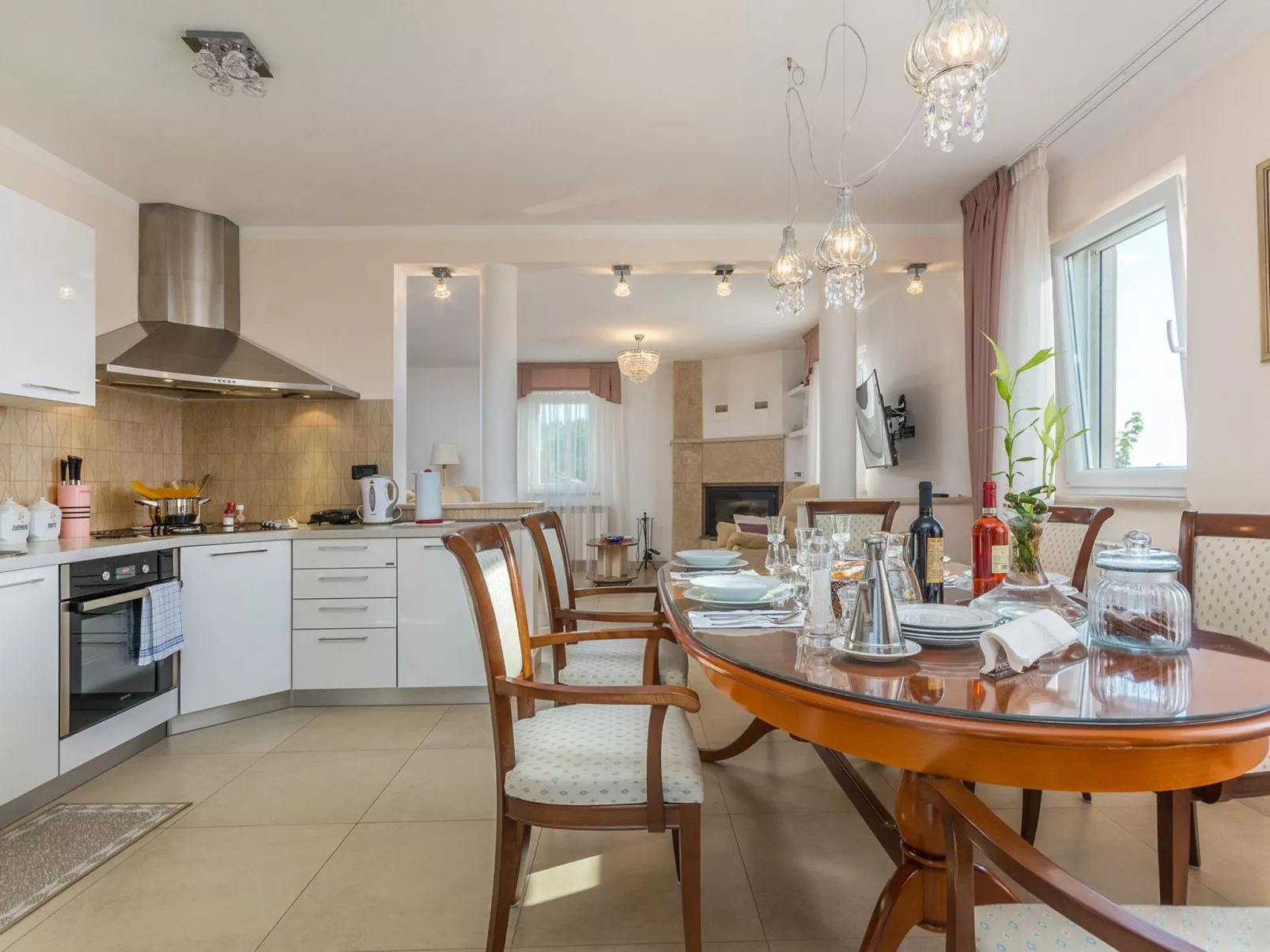 Villa 'Villa Mare' mit privatem Pool-Drinnen