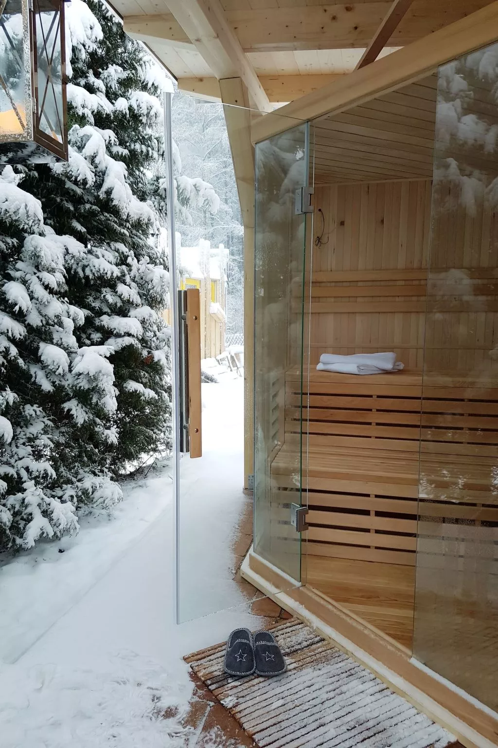 Bungalow mit Garten, Grill und Terrasse-Outside