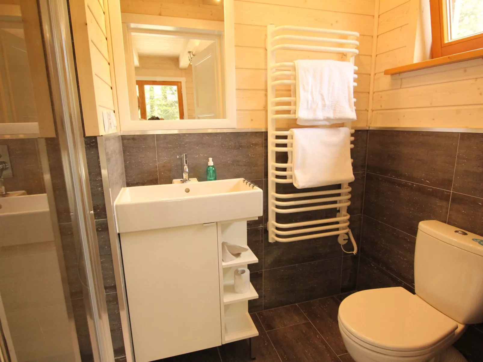 Landhaus mit Schwimmbad-Dedans