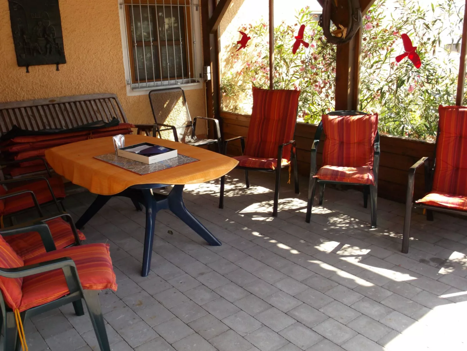 Gemütliche Ferienwohnung mit großem Garten - Draußen