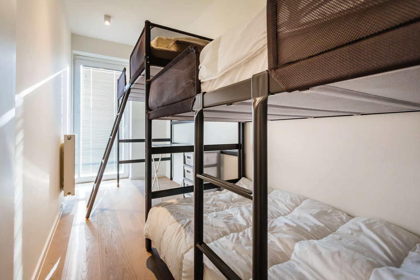 Winoc 402-Bedroom