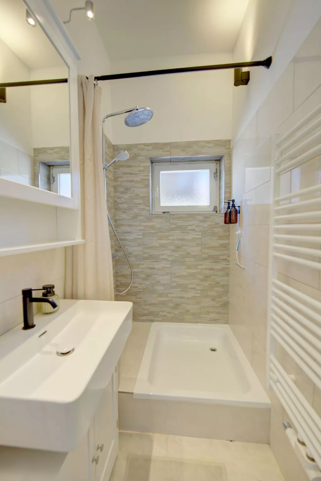 Gemütlicher Bungalow-Drinnen