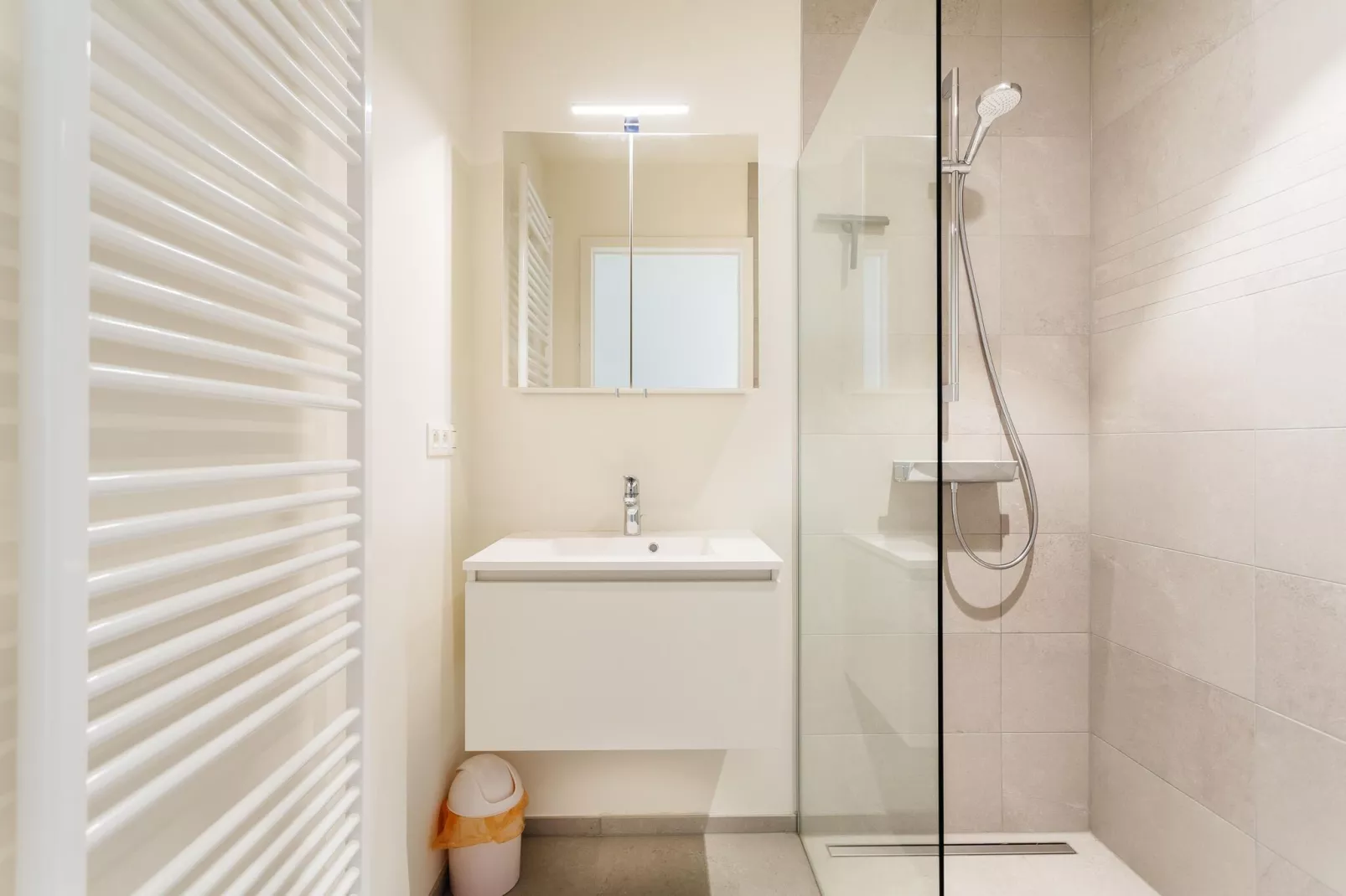 Winoc 402-Bathroom