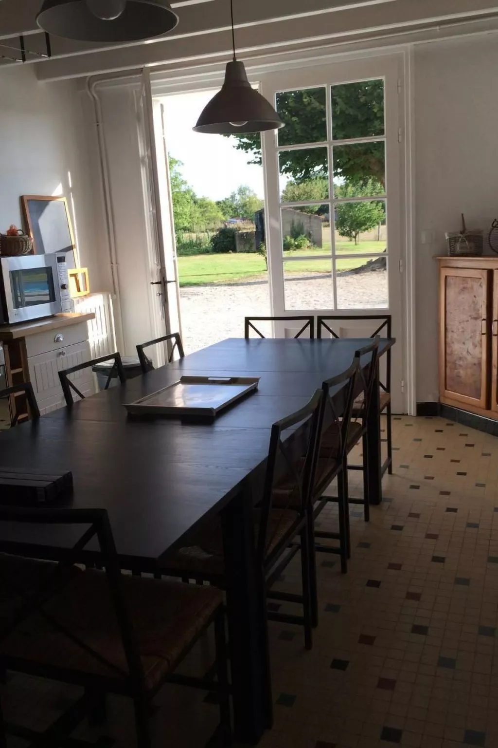 Ferienvilla mit Blick auf das Wasser-Dedans