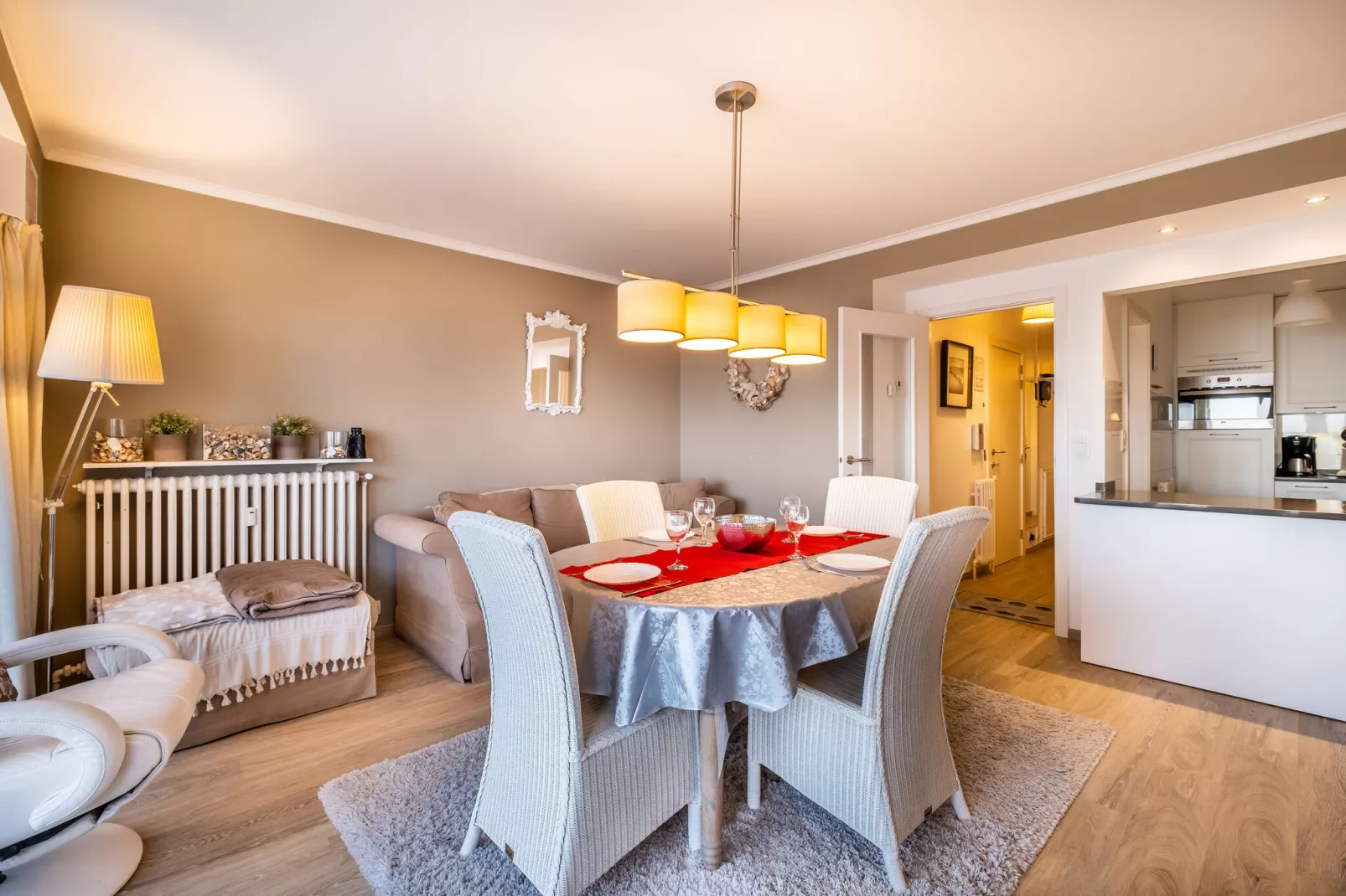 Les Vagues 201G20-Dining room