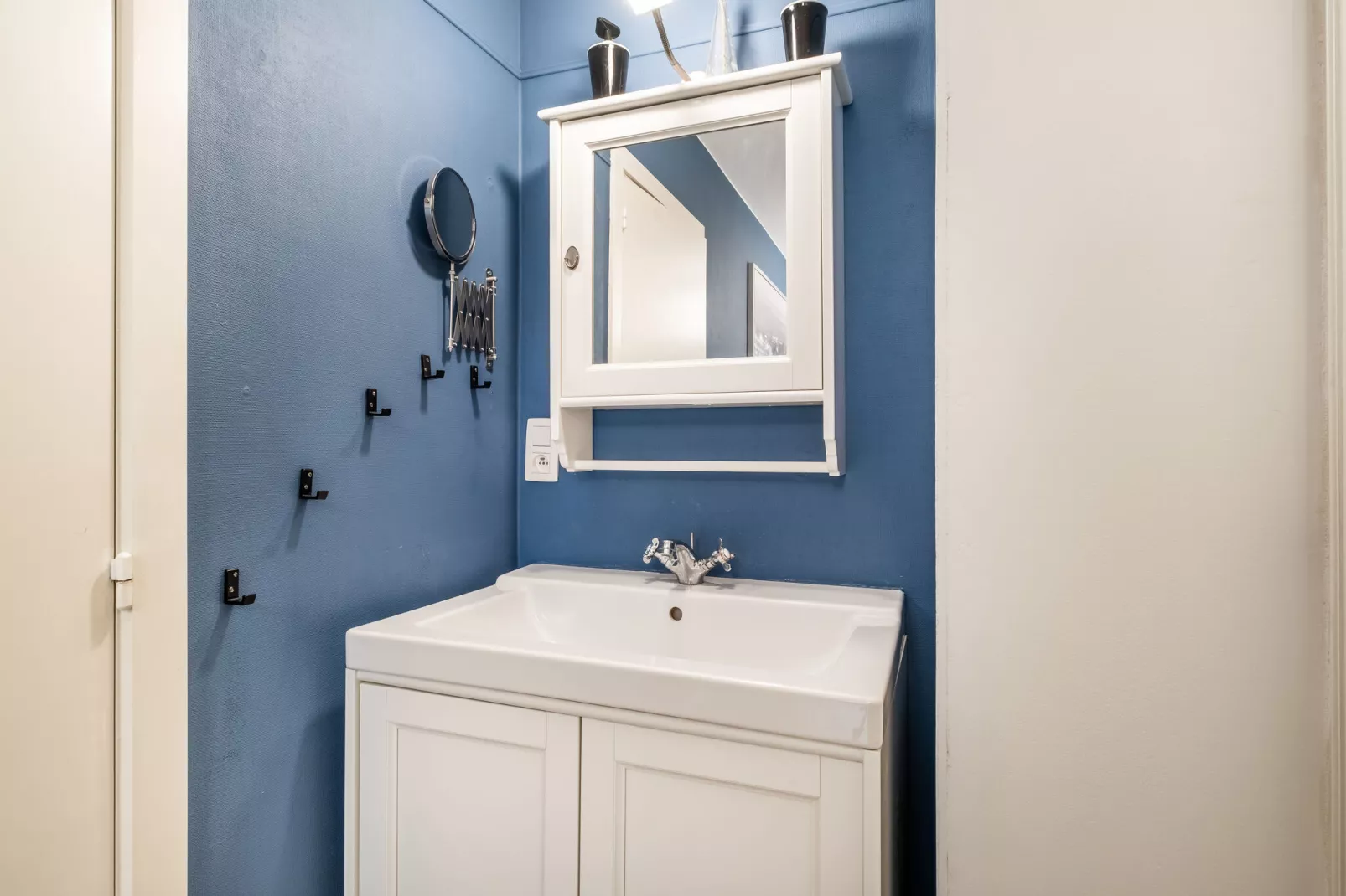 Les Vagues 201G20-Bathroom