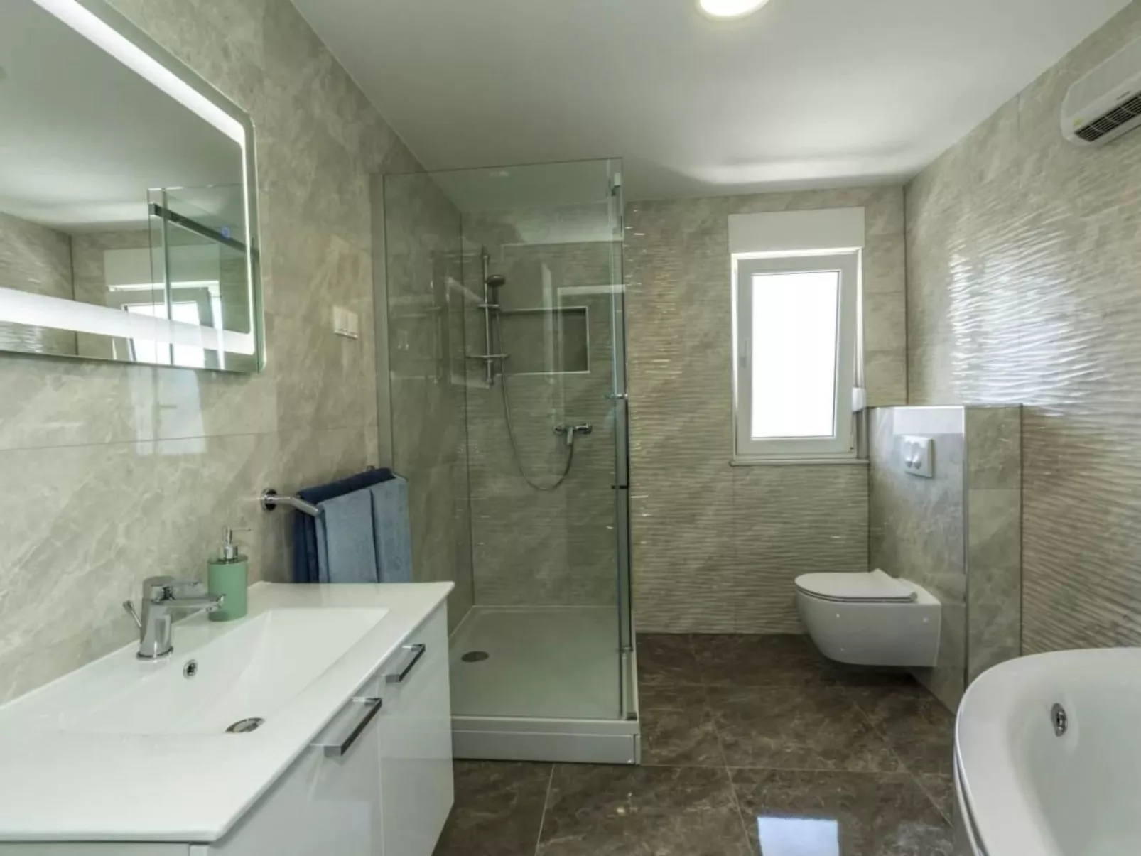 Villa Amaris für 11 Personen und 1 Kind-Inside