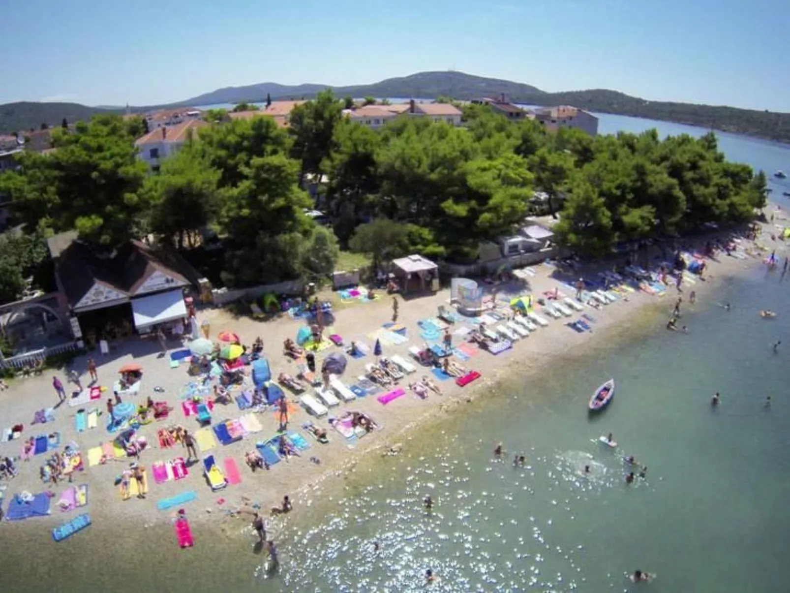 Mit Blick auf das Wasser-Outside