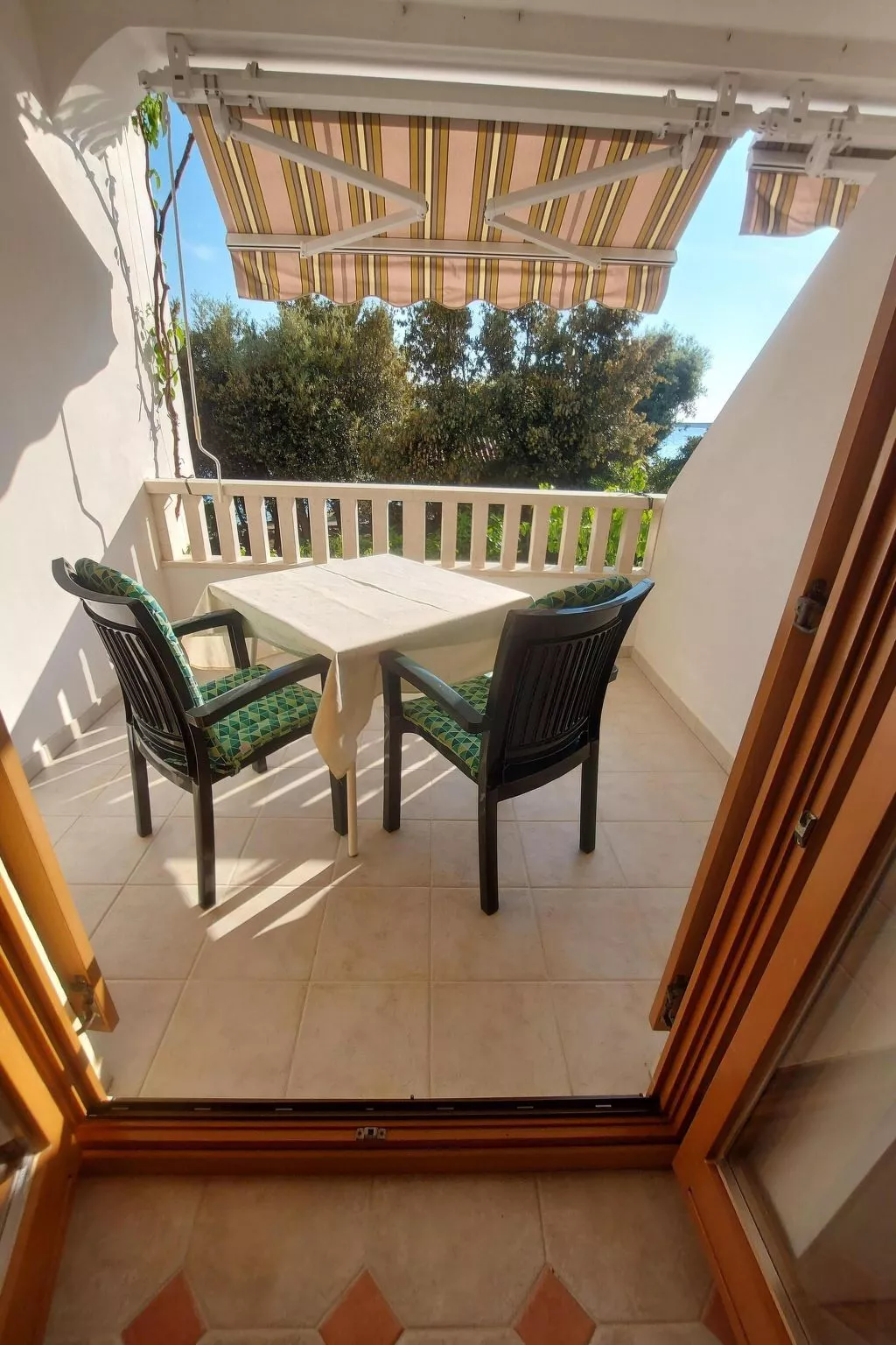 Studio mit Terrasse im ersten Stock des Hauses-Outside