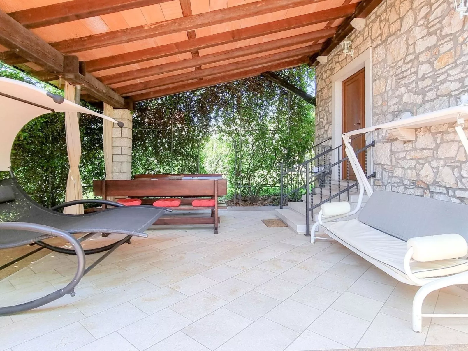 Einzimmerwohnung "Nadja 2" mit Terrasse-Draußen