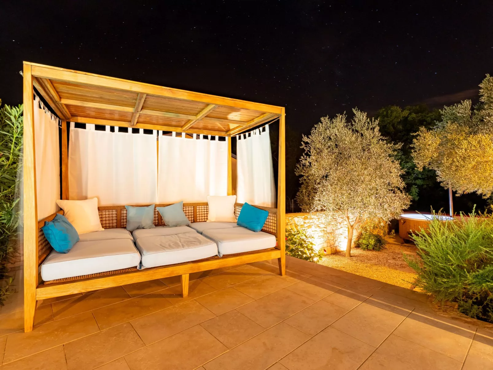 Detailgestaltete Villa mit Pool, Sauna und Hot Tub-Inside