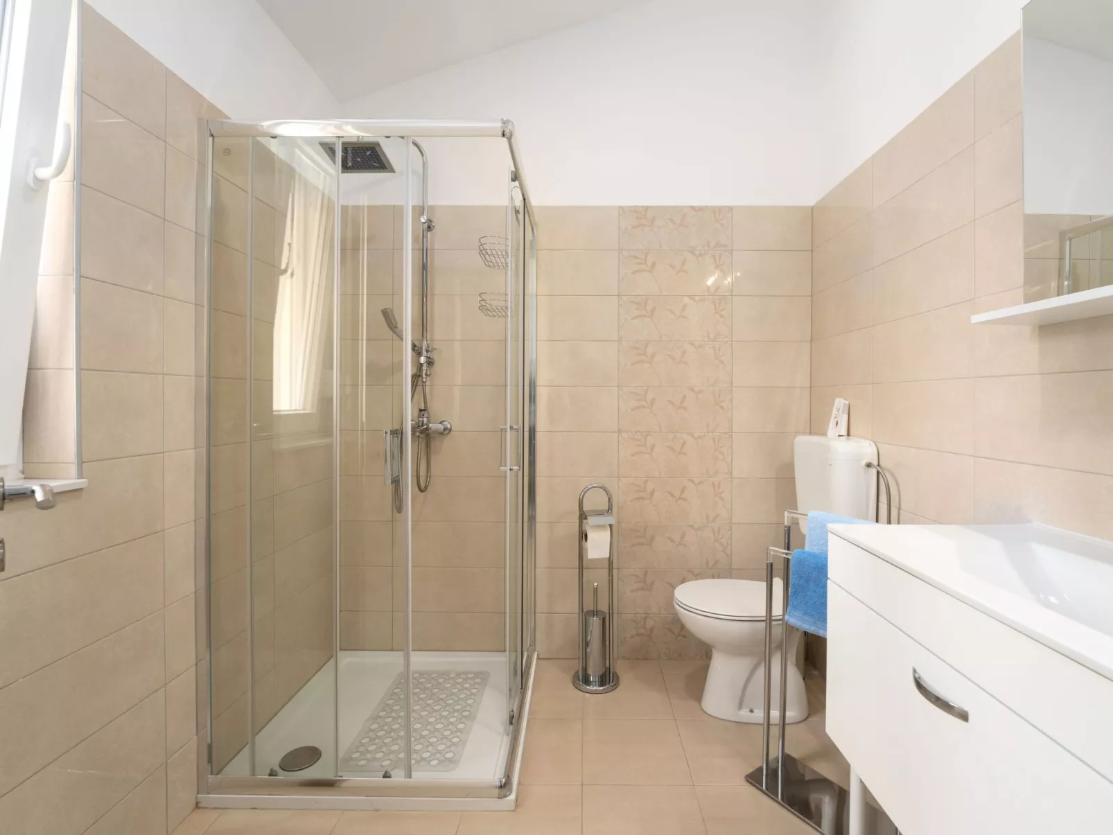 Villa mit privatem Pool in einer ruhigen Gegend gelegen-Image-tags.info