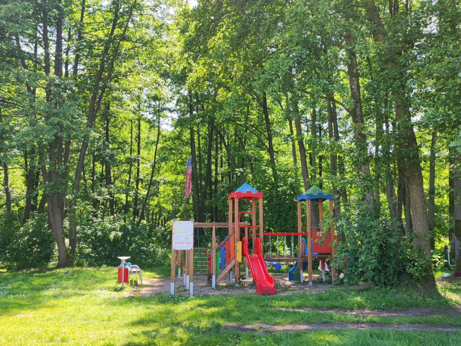 "Brown House" mit eigener Terrasse-Outside
