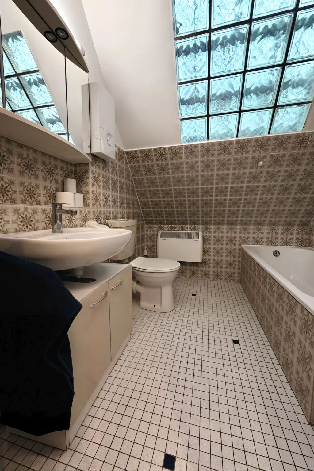 Apartment Am Hang II-Drinnen