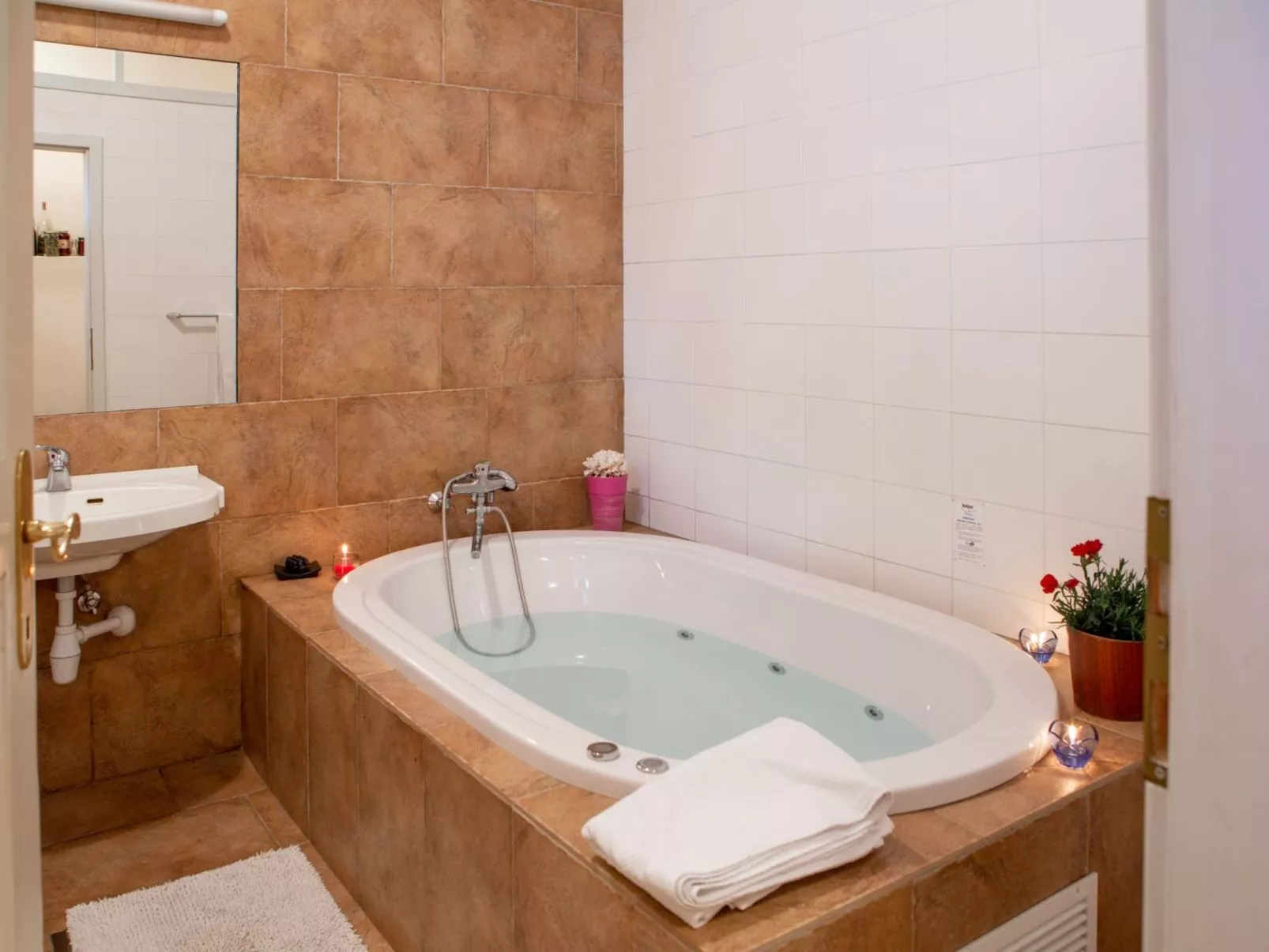 Anwesen "Villa Anton" mit eigenem Pool-Drinnen