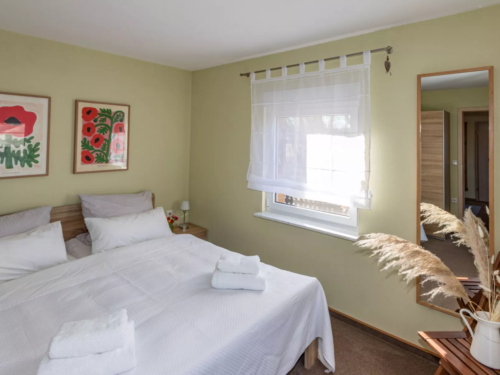 In Alt-Schadow mit Grill und Terrasse-Inside