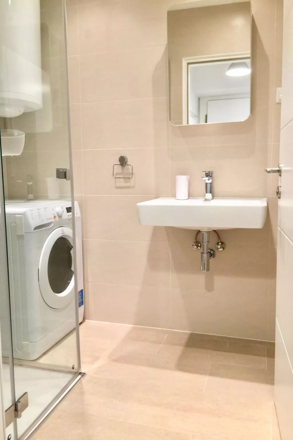 Business Apartment-Inside