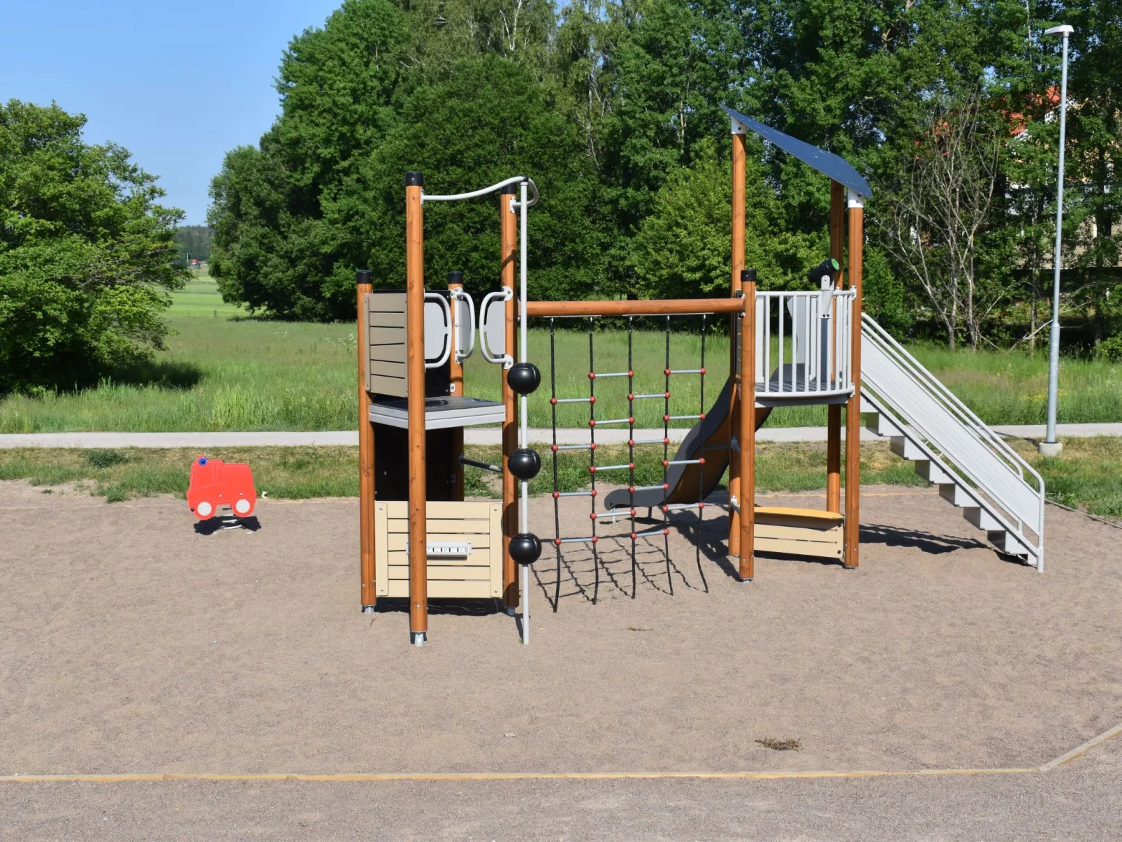 Typisch schwedisches Ferienhaus mit Garten-Dehors