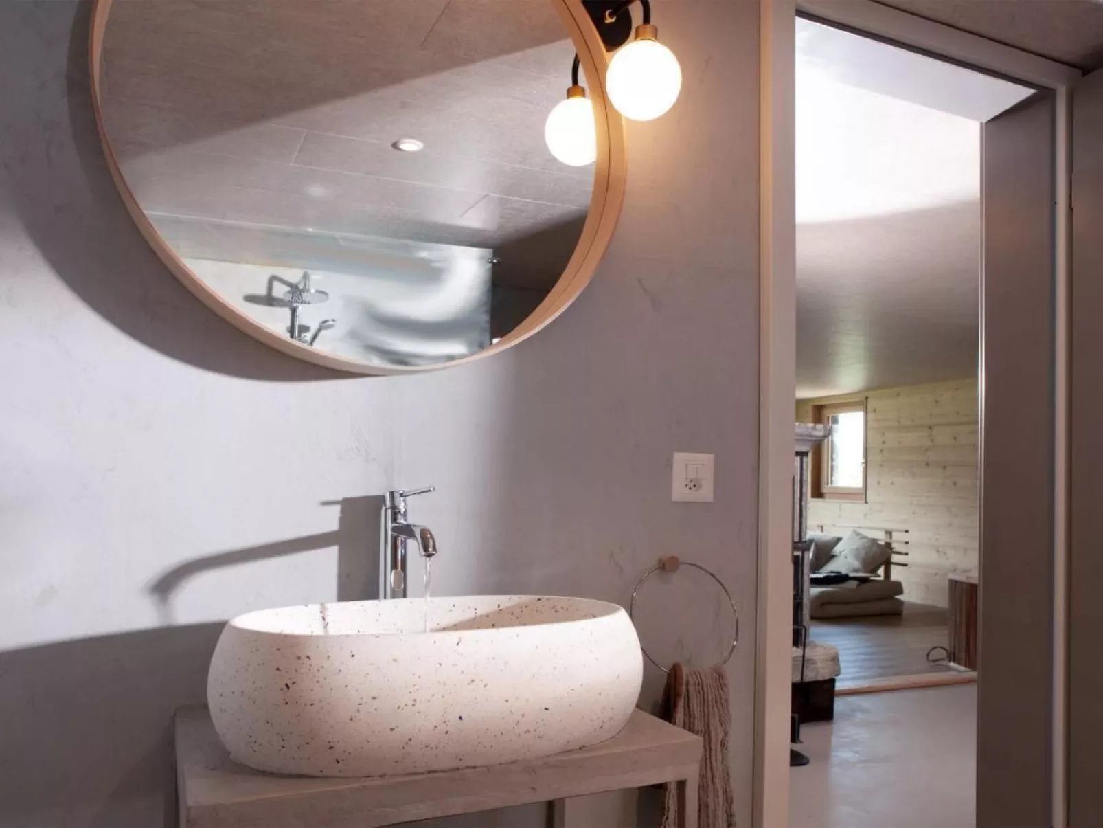 Modernes Bijou in 400-jährigem Haus-Inside