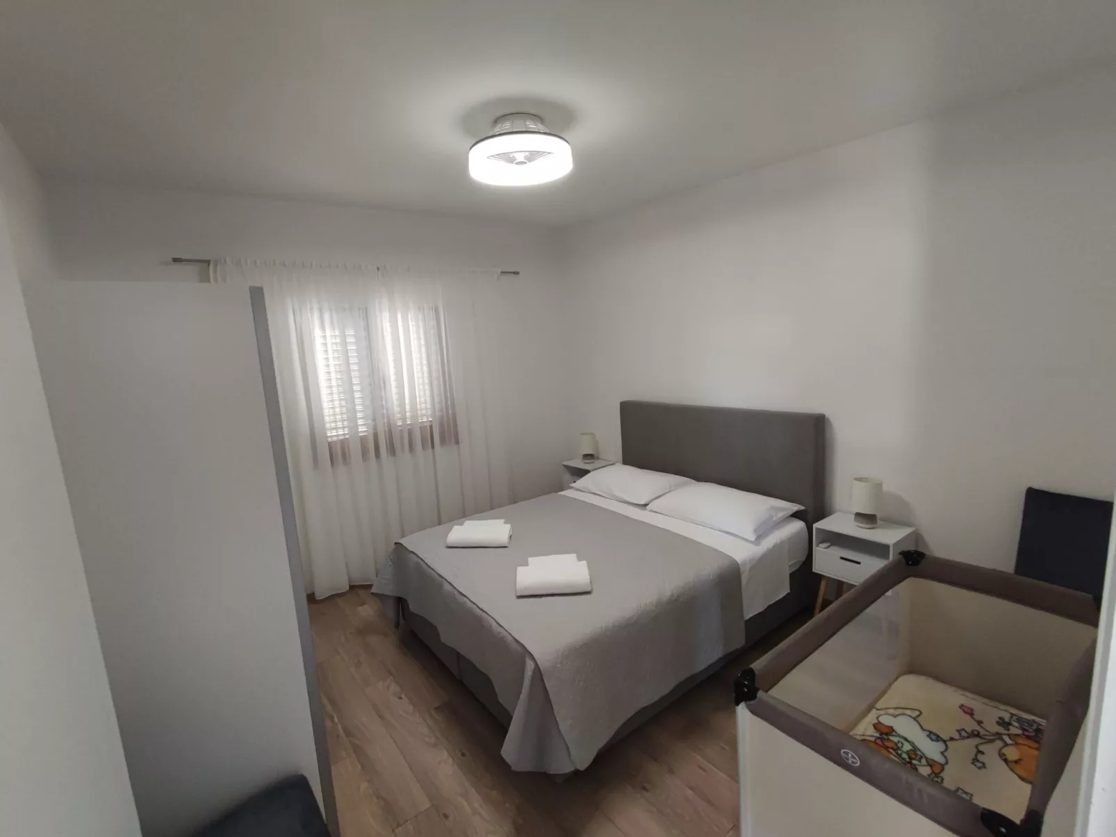 Angenehmes Haus in Posedarje mit großem Garten-Drinnen