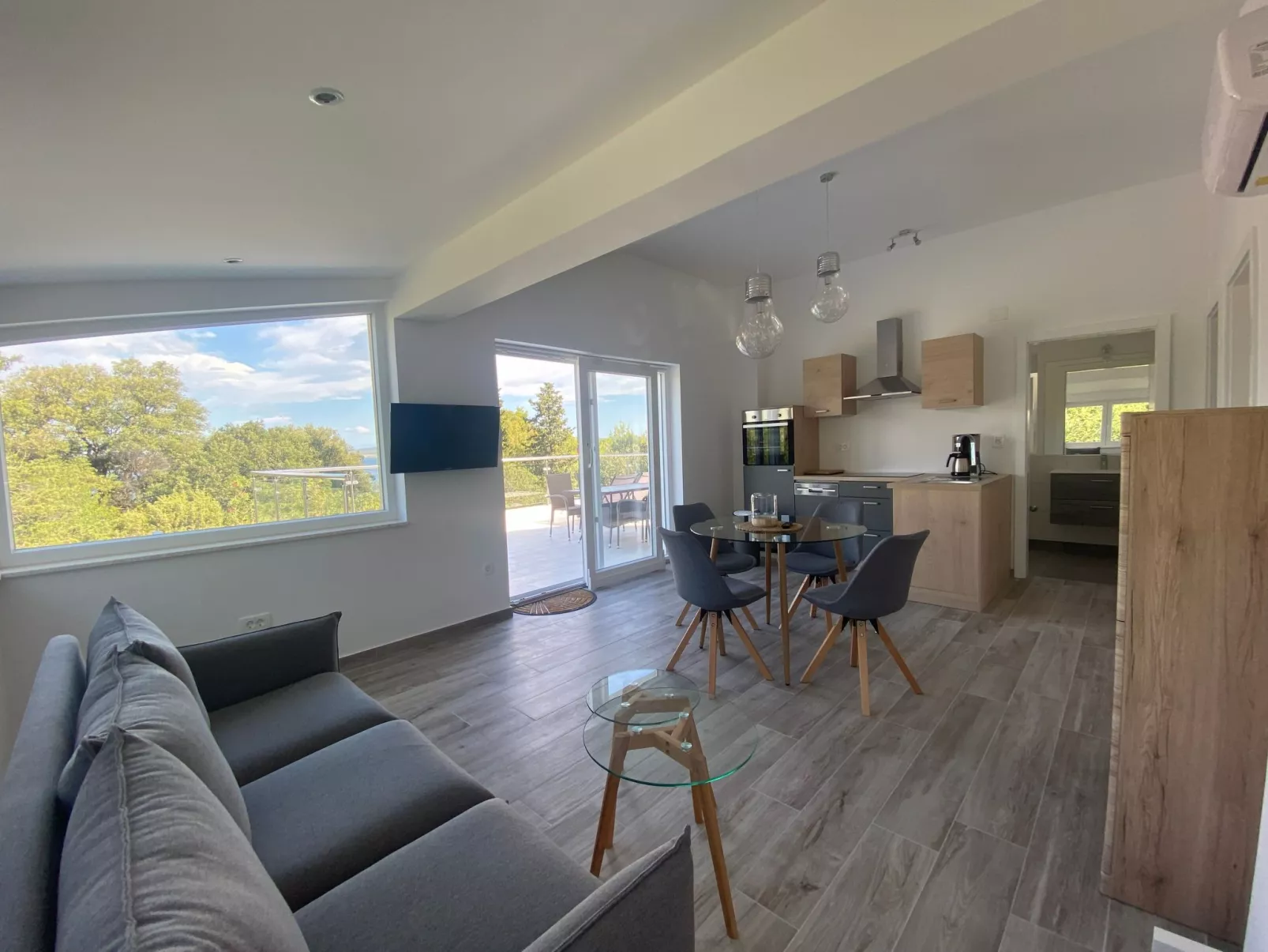 Appartment mit Pool-Inside