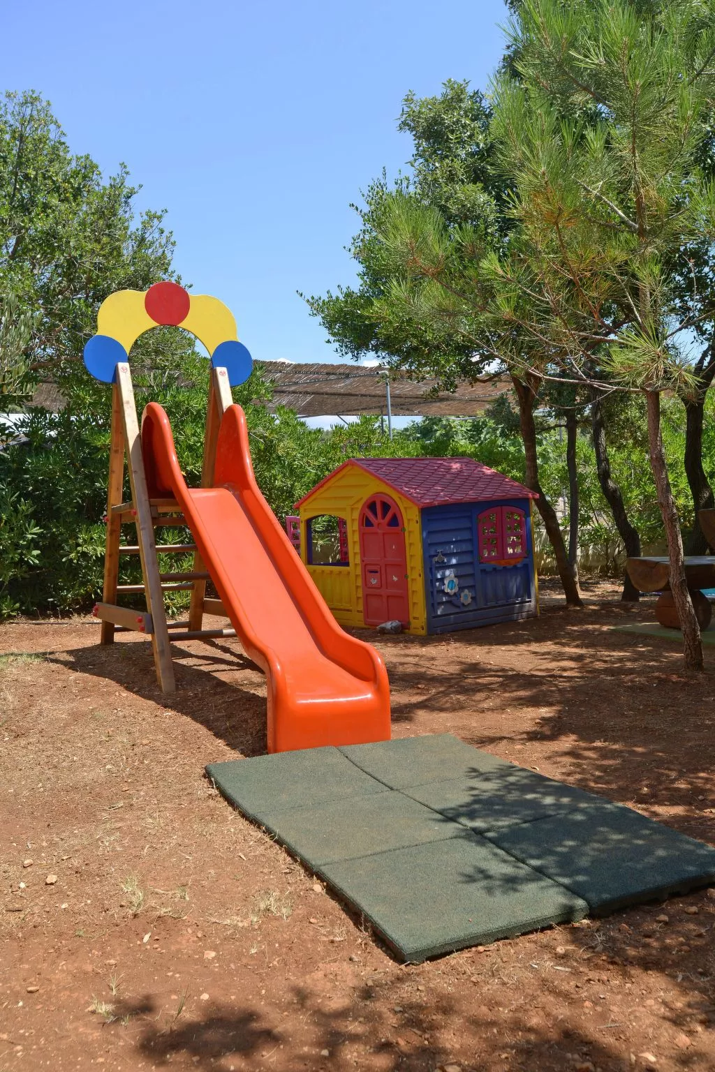 Gemütliches, familienfreundliches Steinhaus-Draußen