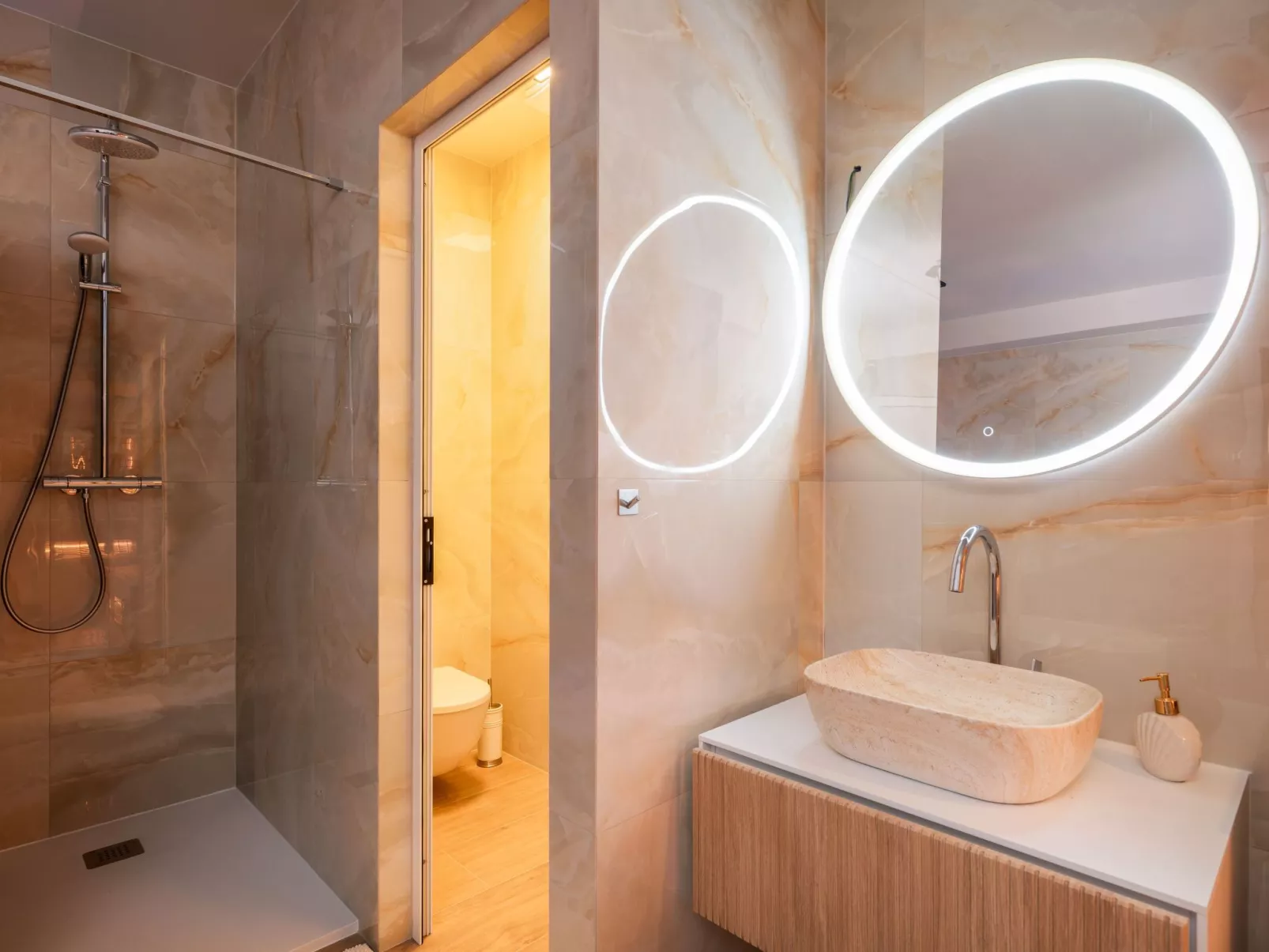 Stylisches Haus für 8 Personen und 4 Kinder-Inside