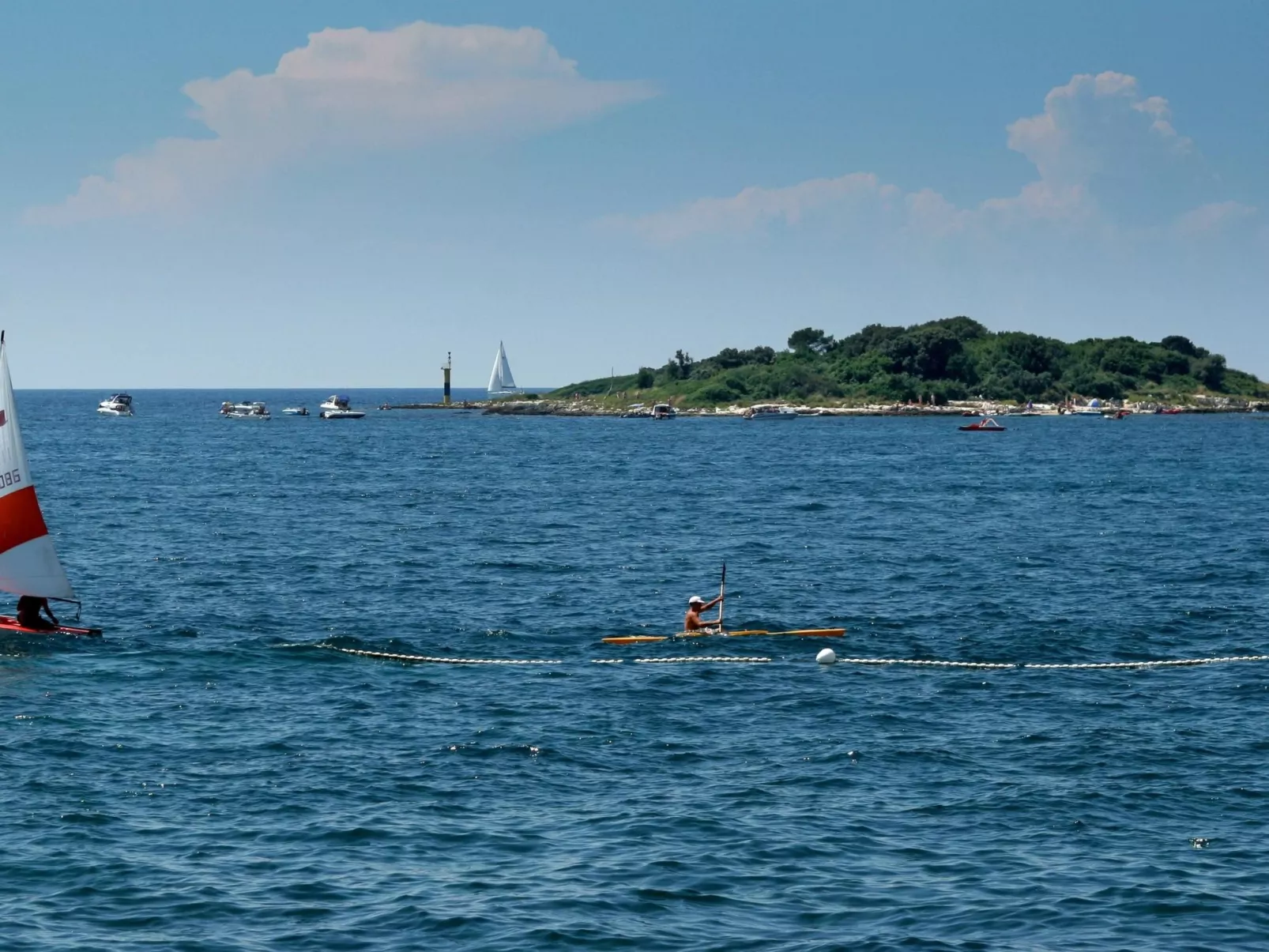 Freistehender Bungalow Perla mit Garten und Grill-Draußen