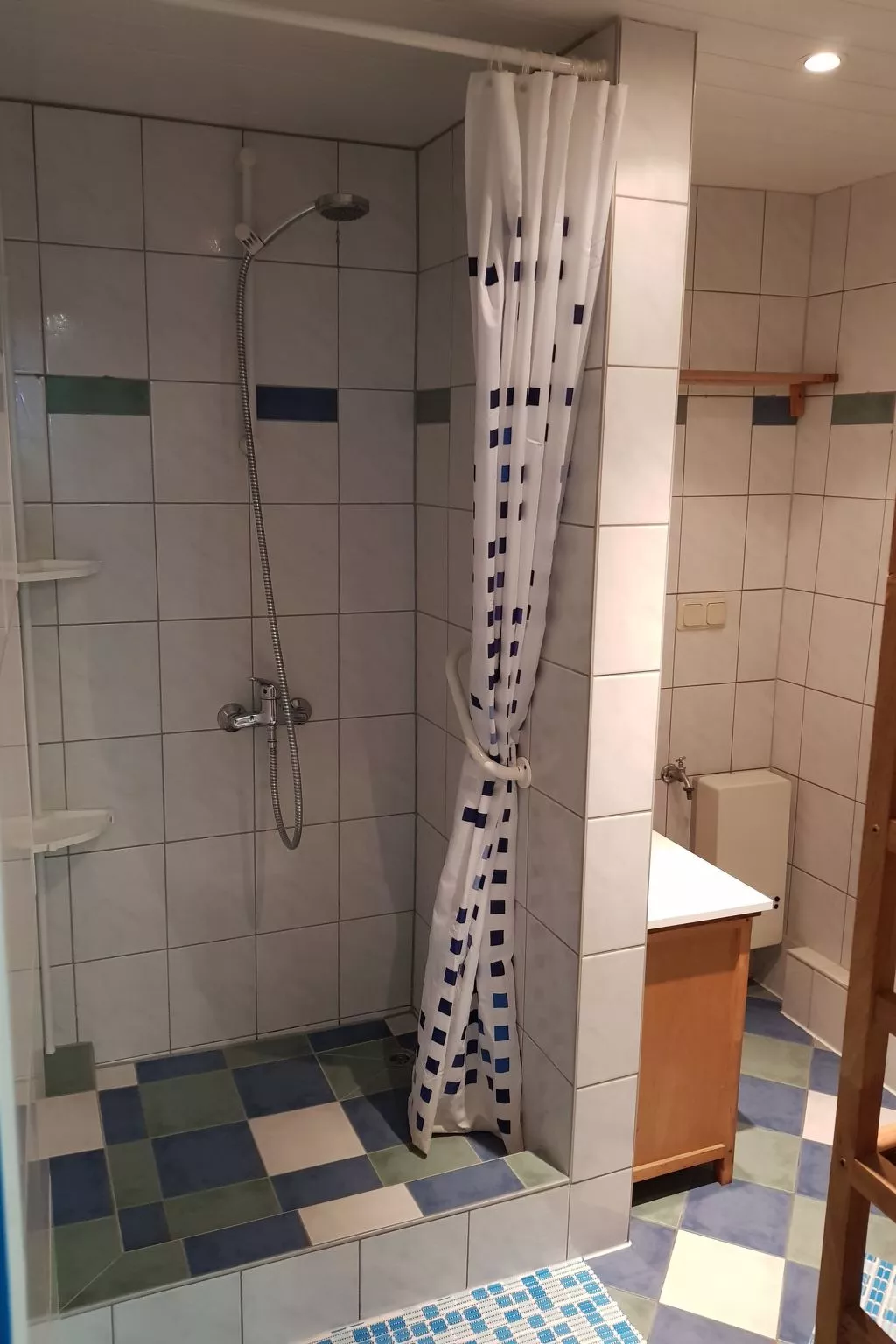 Wunderschönes Ferienhaus mit Garten und Terrasse-Drinnen