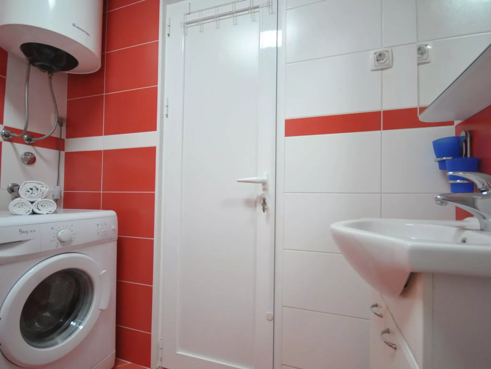 Wohnung mit Waschmaschine und Geschirrspüler-Inside