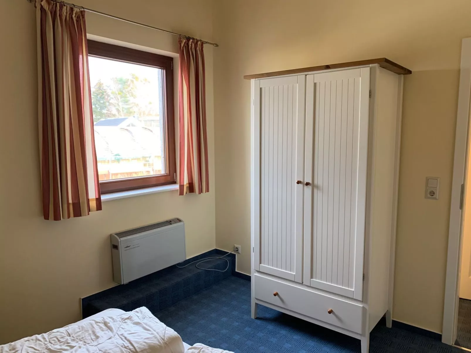 Am Wasser mit Terrasse und Kaminofen-Image-tags.info