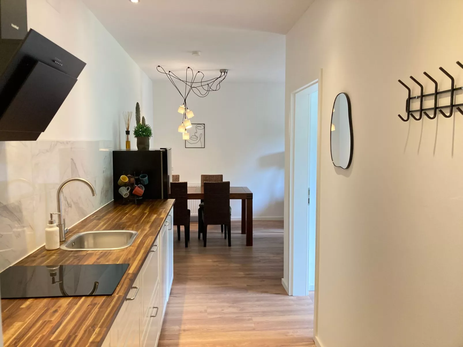 Wohnung mit Balkon und 2 Schlafzimmer-Image-tags.info