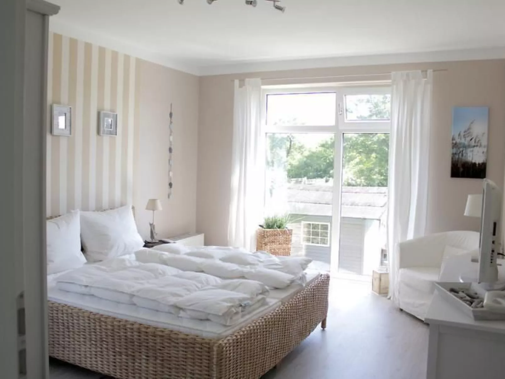 Mit Stellplatz mitten im Grünen-Inside