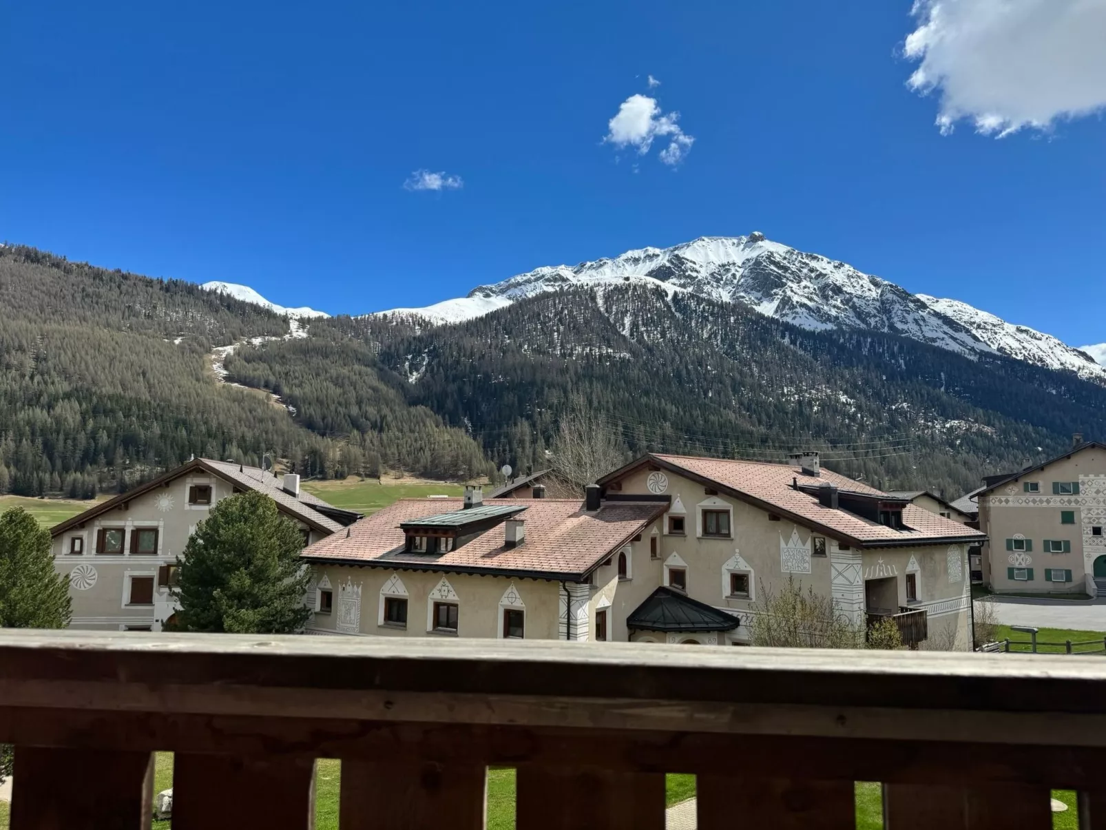 Chesa Blais, 2. OG-Draußen