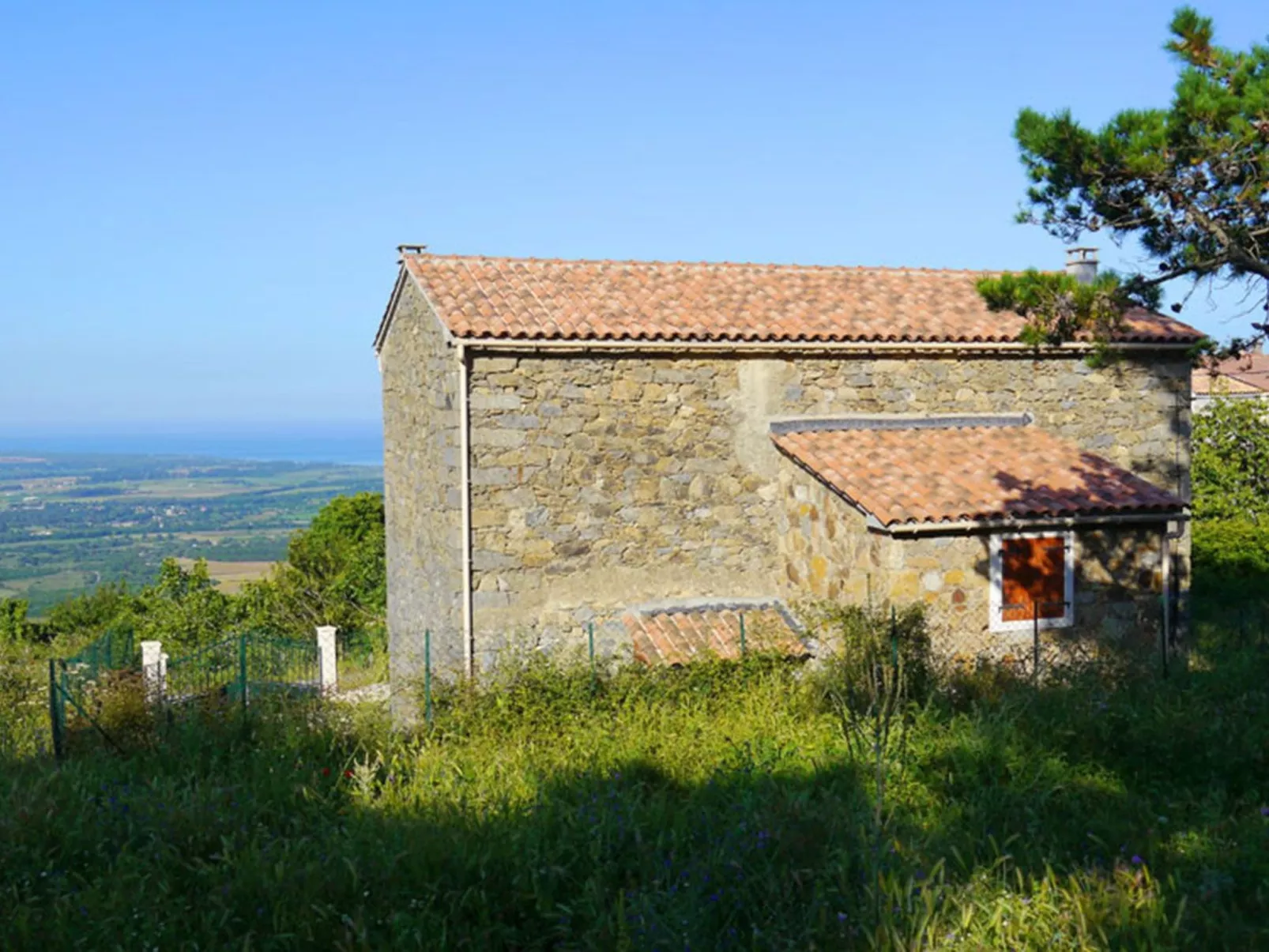 Haus mit Garten, Grill und Terrasse-Image-tags.info