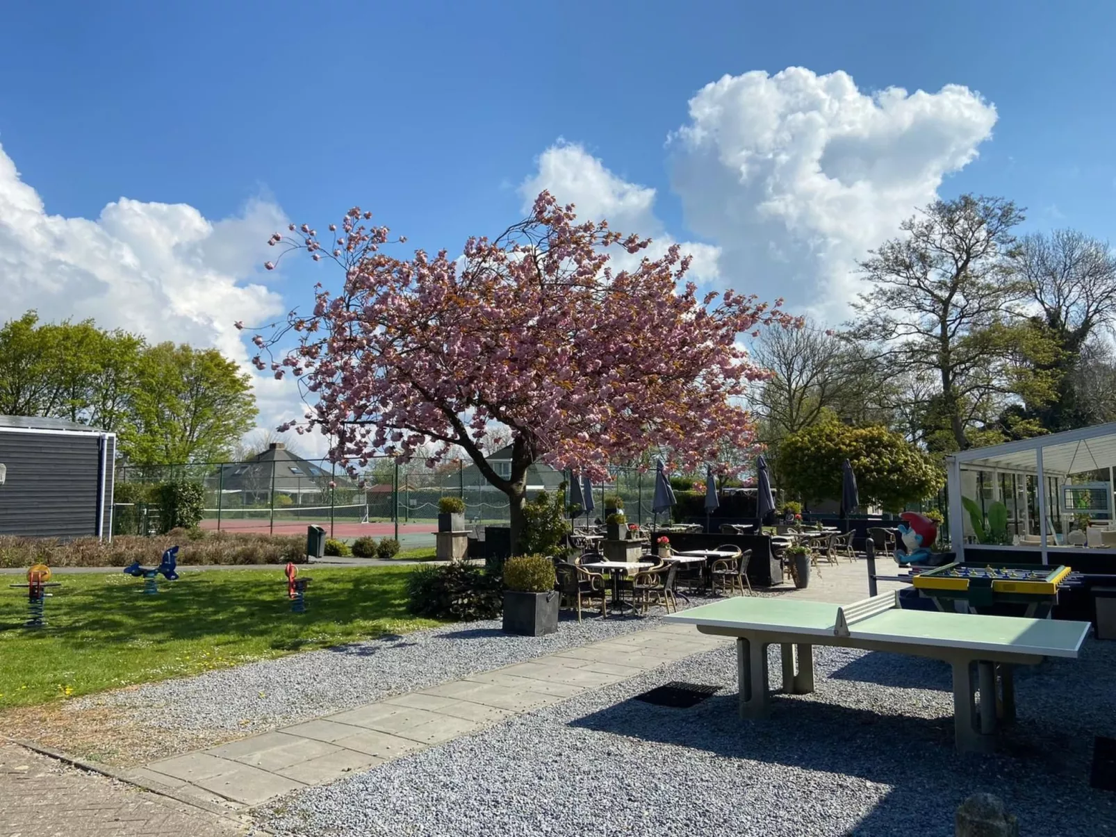 "Buurtweg 61"-Draußen