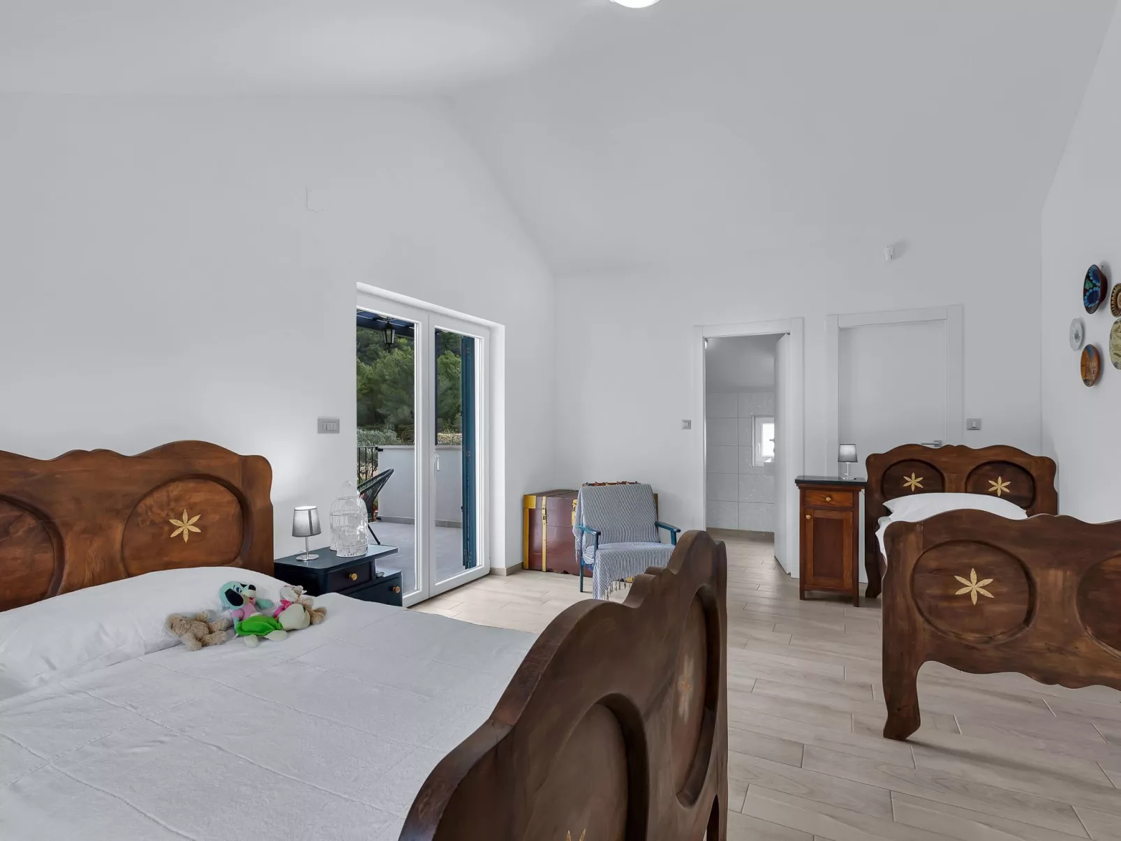 Alleinstehendes Ferienhaus mit Pool und drei Sch-Inside